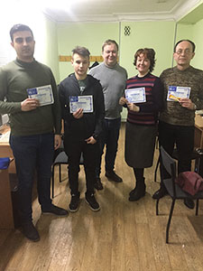 Выпускники курса IT- специалист (менеджер компьютерных систем и локальных сетей) с преподавателем Вересом Максимом Николаевичем. Учебный центр Успех
